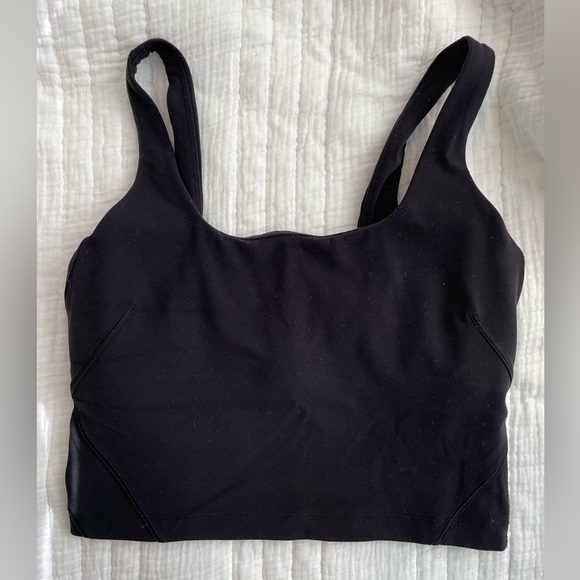 lululemon athletica Tops - Black lululemon cropped tank top - size 6 - built in shelf bra - missing padding
